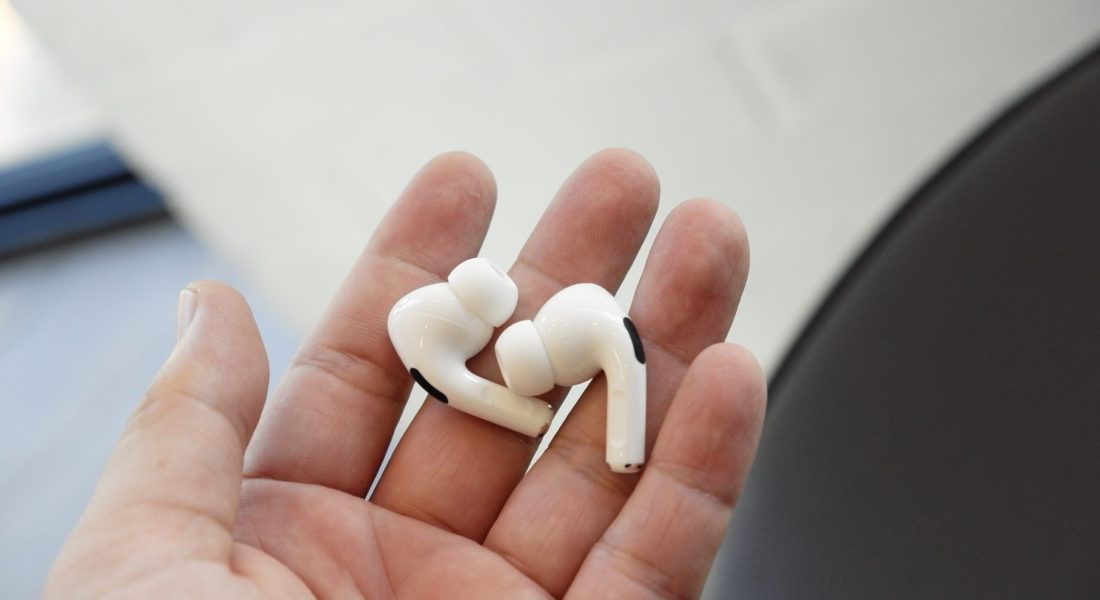 Hear this FDA approves Apple AirPods Pro 2 to be used as hearing aids